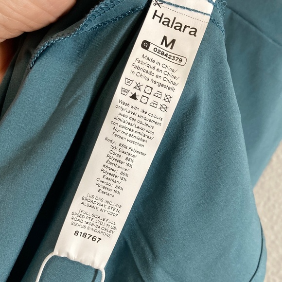 NWT HALARA Breezeful V neck Short Sleeve Pockets Tie Back Travel Midi Dress Sz M - Picture 11 of 11